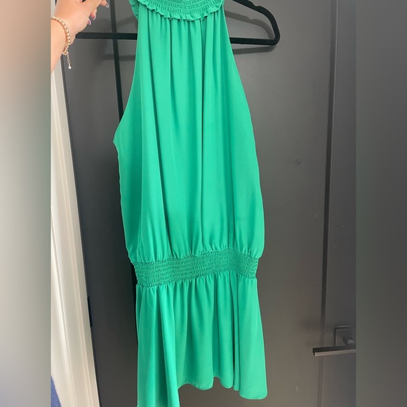 Beautiful and vibrant dress that is barely worn and in perfect condition. - Picture 3 of 3